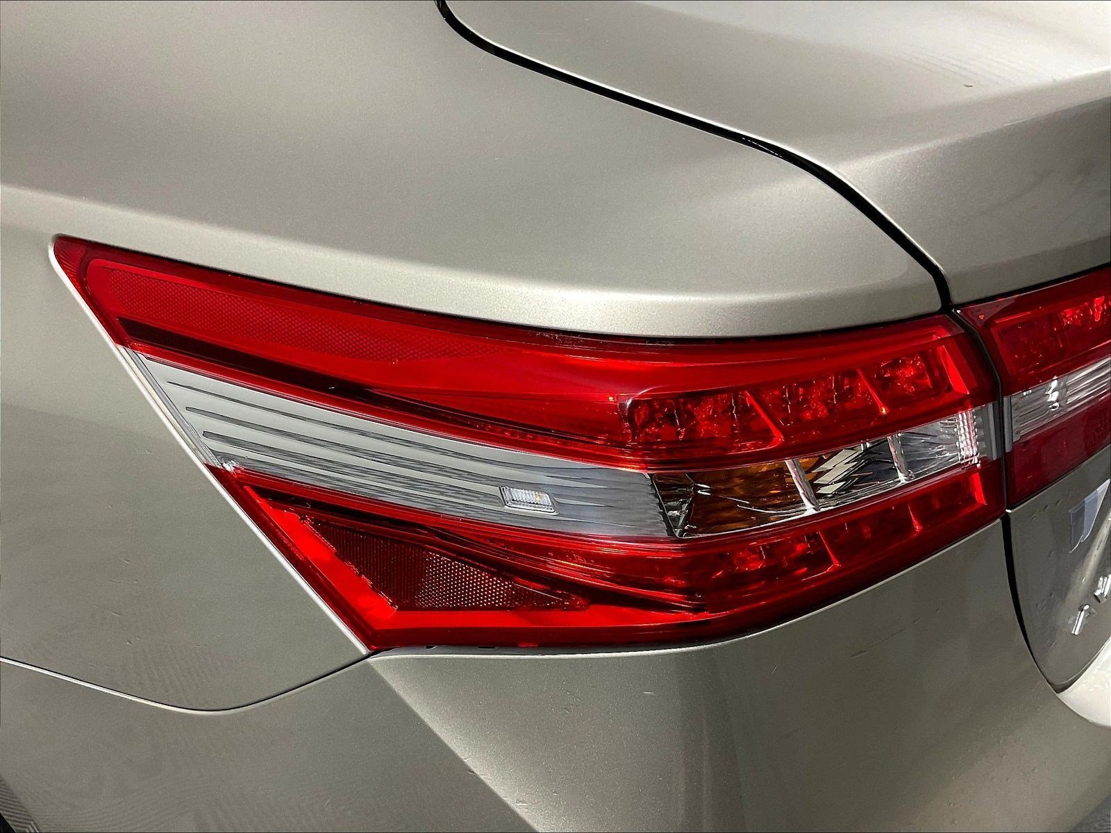 Used 2015 Toyota Avalon XLE FWD image 23