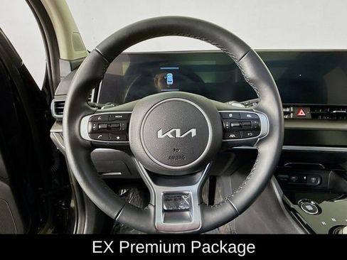 Used 2025 Kia Sportage EX w/ EX Premium Package image 11