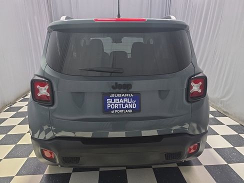 Used 2017 Jeep Renegade Altitude image 5