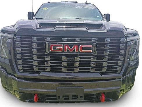 Used 2025 GMC Sierra 2500 AT4 w/ AT4 Premium Plus Package AWD/4WD image 8