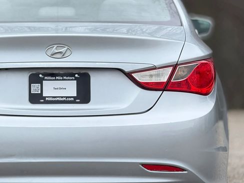 Used 2012 Hyundai Sonata GLS image 14