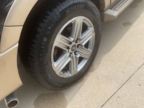 Used 2014 Ford Expedition EL XLT w/ Equipment Group 202A AWD/4WD image 9