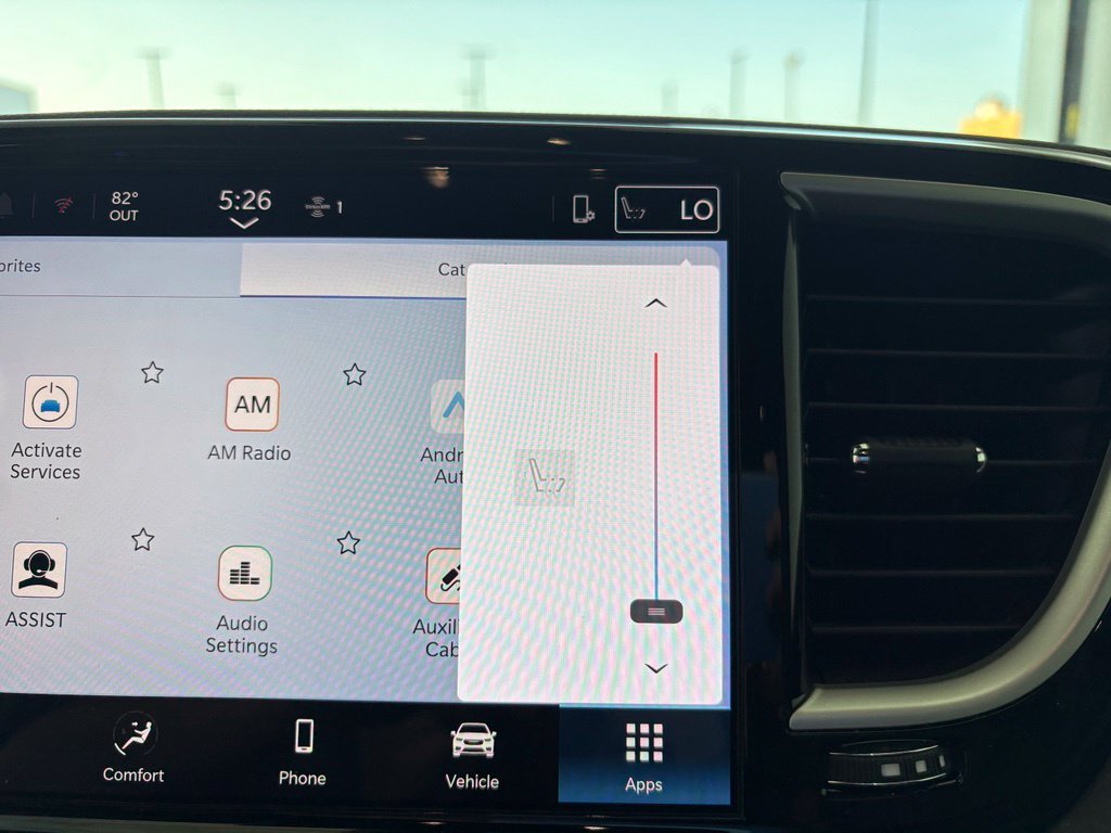 Used 2025 Chrysler Pacifica Select FWD image 11