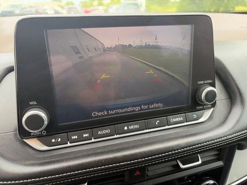 Used 2023 Nissan Rogue S FWD image 22