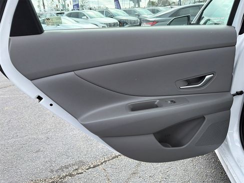 Certified 2025 Hyundai Elantra SEL image 22