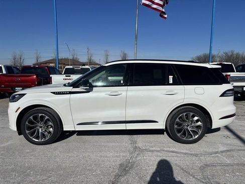 New 2026 Lincoln Aviator Premiere image 8