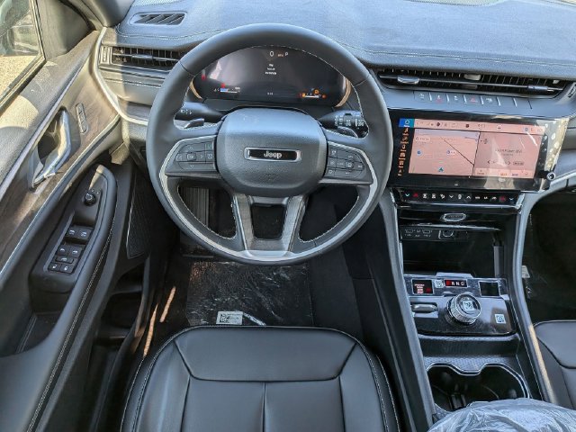 New 2026 Jeep Grand Cherokee Limited w/ Limited Altitude Package AWD/4WD image 15