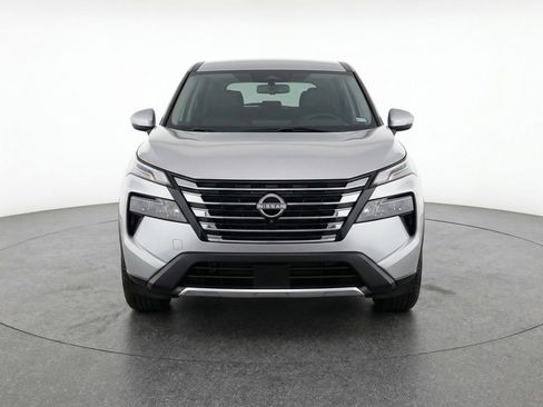 Used 2025 Nissan Rogue SV image 2