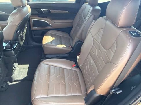 Used 2020 Kia Telluride SX w/ SX Prestige Package AWD/4WD image 8