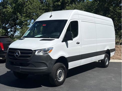 Used 2024 Mercedes-Benz Sprinter 2500 image 1