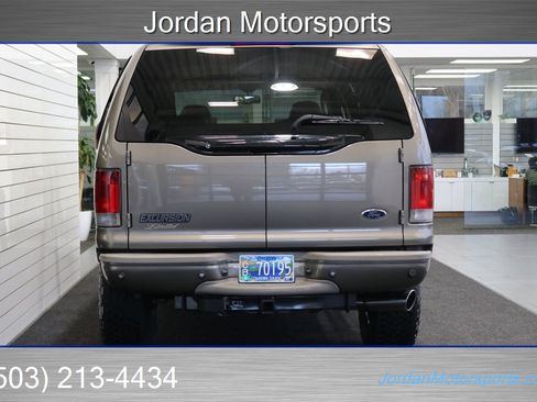 Used 2005 Ford Excursion Limited image 9