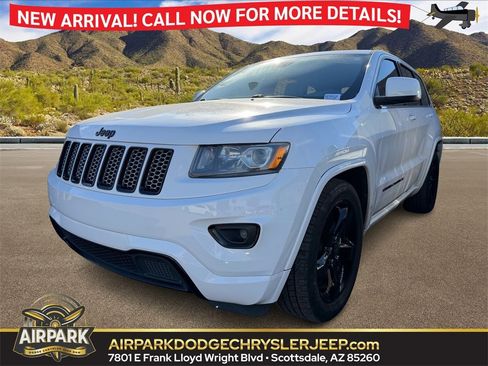 Used 2015 Jeep Grand Cherokee Altitude image 1