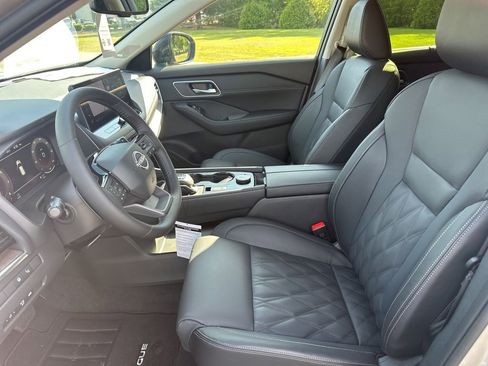 New 2026 Nissan Rogue Platinum AWD/4WD image 10