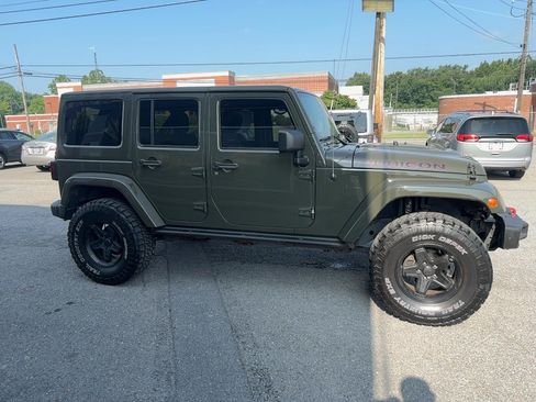Used 2015 Jeep Wrangler Unlimited Rubicon AWD/4WD image 5