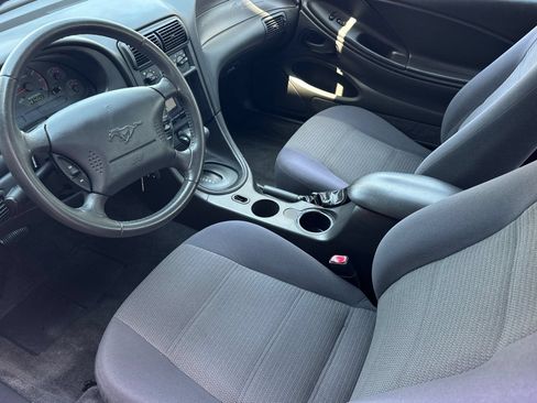 Used 2004 Ford Mustang Coupe RWD image 10