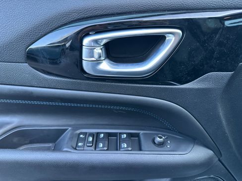 New 2026 Jeep Compass Latitude image 11