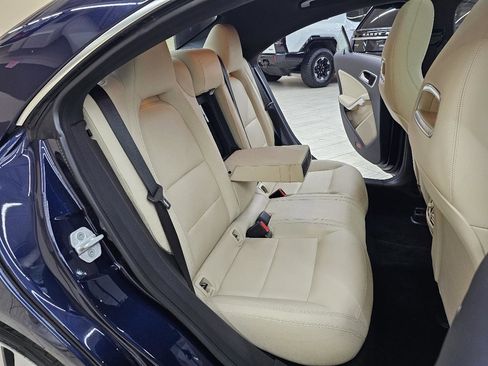 Used 2018 Mercedes-Benz CLA 250 image 22