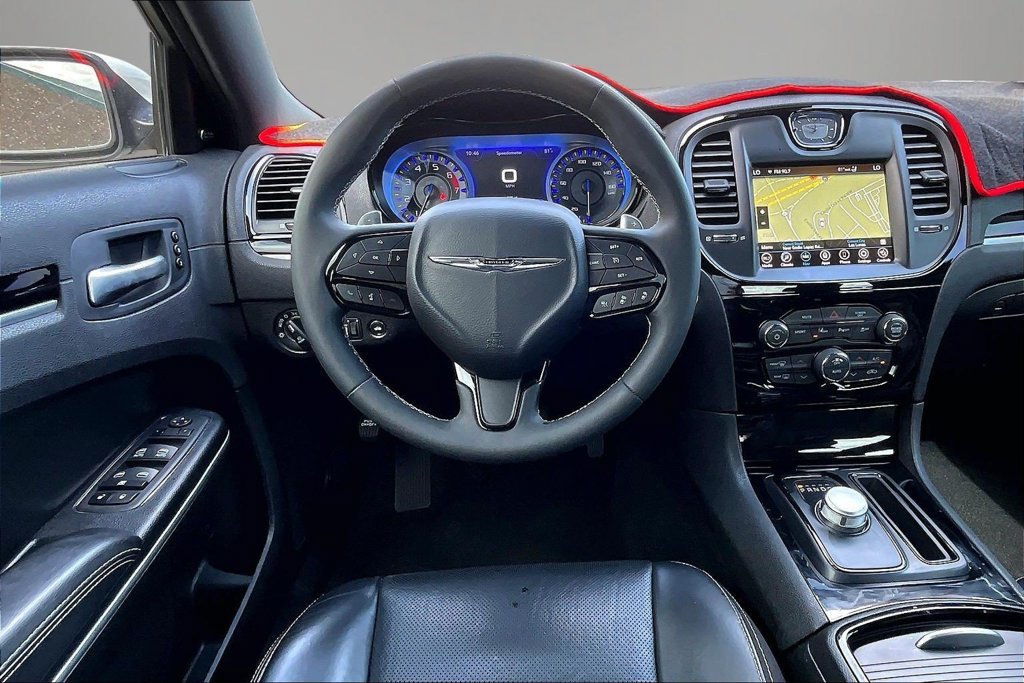 Used 2023 Chrysler 300 S w/ Comfort Group RWD image 8