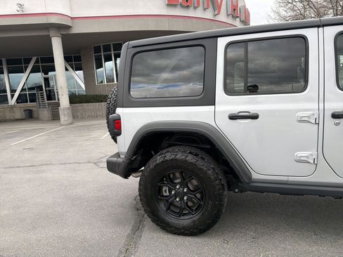 Used 2024 Jeep Wrangler Willys image 13