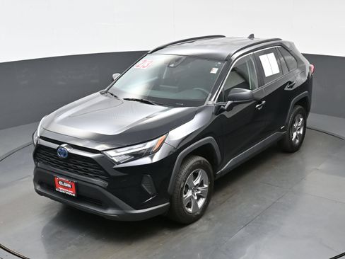 Used 2023 Toyota RAV4 LE AWD/4WD image 34