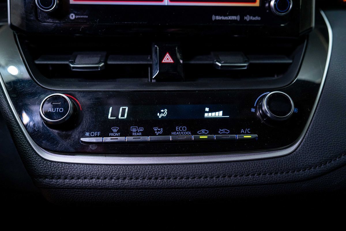 Used 2020 Toyota Corolla XSE FWD image 7