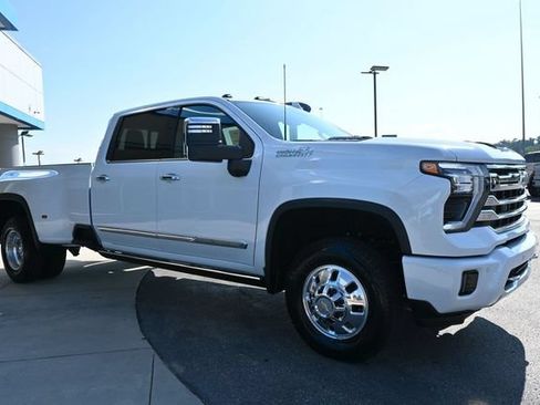 New 2026 Chevrolet Silverado 3500 High Country w/ Technology Package AWD/4WD image 10