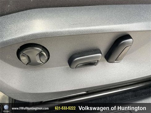 Certified 2022 Volkswagen Taos SEL image 12