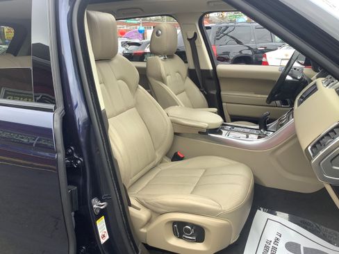 Used 2017 Land Rover Range Rover Sport HSE image 15