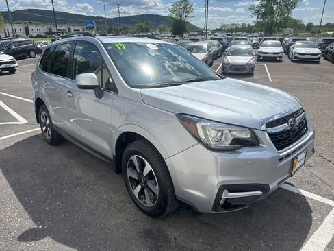 Used 2017 Subaru Forester 2.5i Limited AWD/4WD image 6
