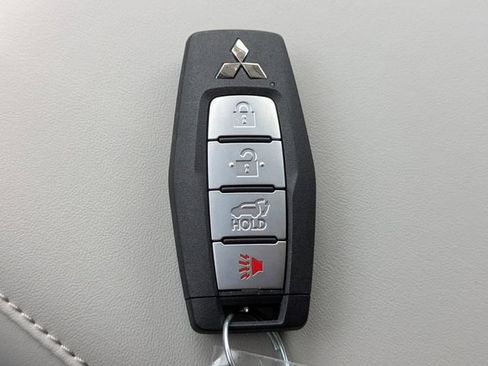 New 2026 Mitsubishi Outlander SEL FWD image 34