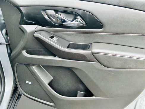 Used 2023 Chevrolet Traverse RS image 31