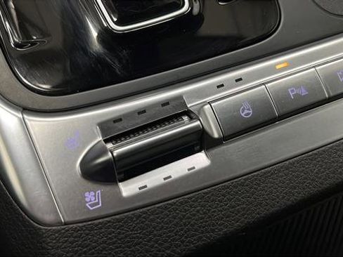 Certified 2025 Kia Carnival SX Prestige FWD image 32