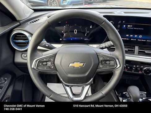 New 2025 Chevrolet Trax LT w/ LT Convenience Package image 16