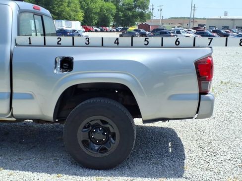Used 2018 Toyota Tacoma SR w/ SR Convenience Package AWD/4WD image 2