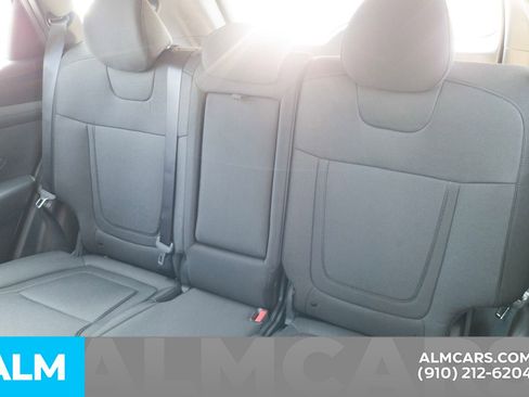 Certified 2025 Hyundai Tucson SE image 17