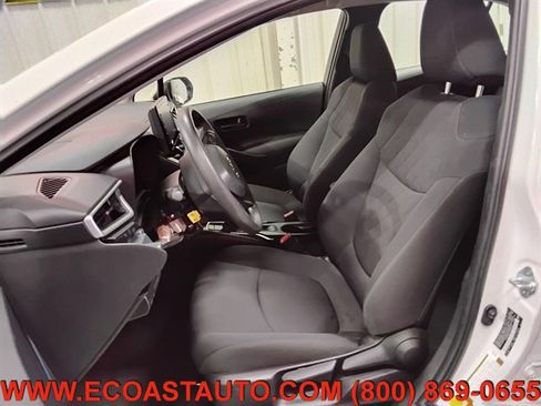 Used 2022 Toyota Corolla LE image 9