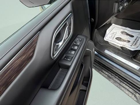 Used 2021 Chevrolet Tahoe LT w/ Luxury Package image 10