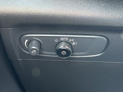 Used 2023 Buick Envision Essence w/ Sport Touring Package image 21