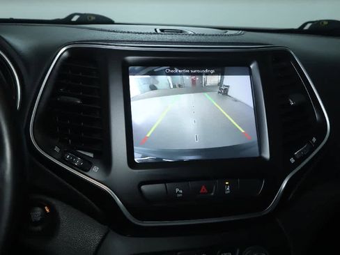 Certified 2021 Jeep Cherokee Latitude Lux w/ Comfort/Convenience Group AWD/4WD image 29