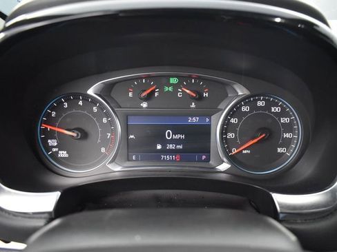 Used 2023 Chevrolet Traverse LT image 18