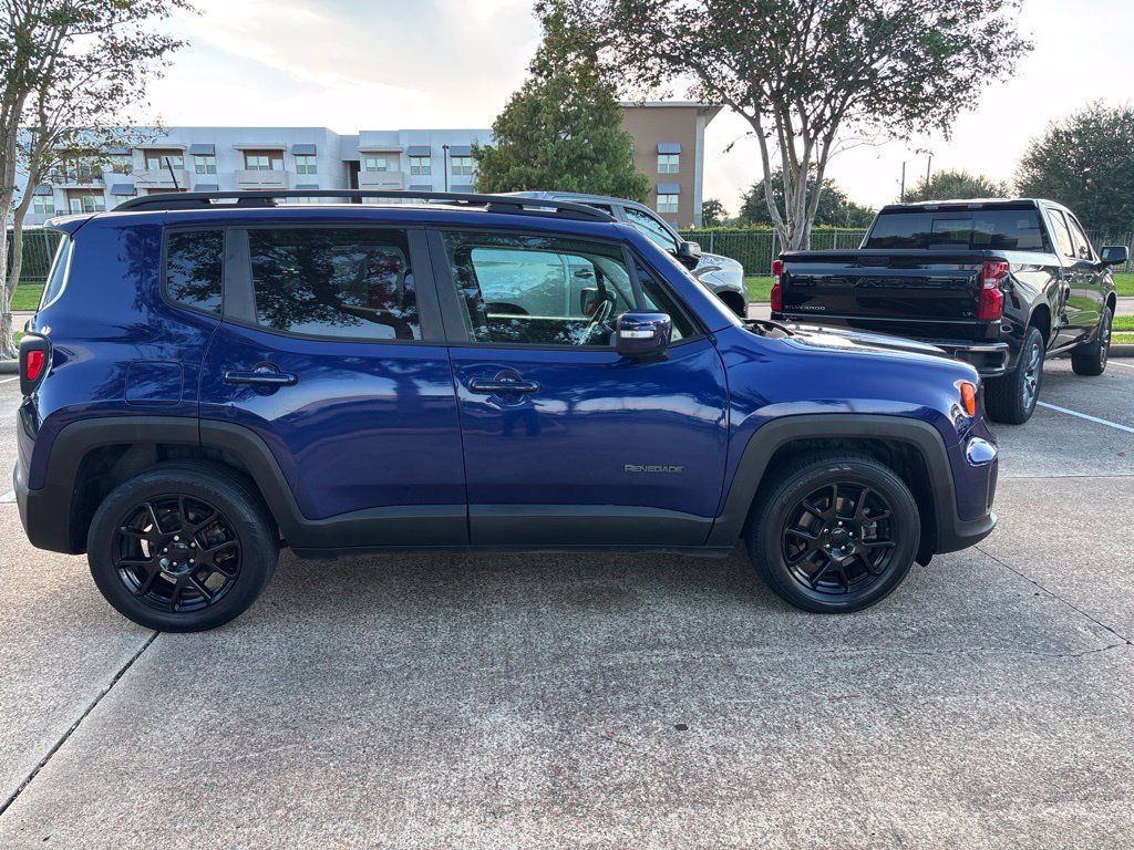Used 2020 Jeep Renegade Altitude FWD image 4