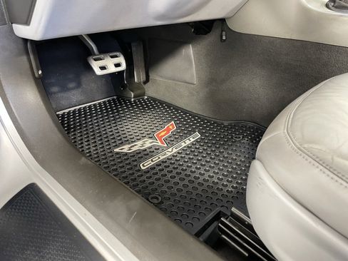 Used 2005 Chevrolet Corvette Convertible w/ Preferred Equipment Group image 28