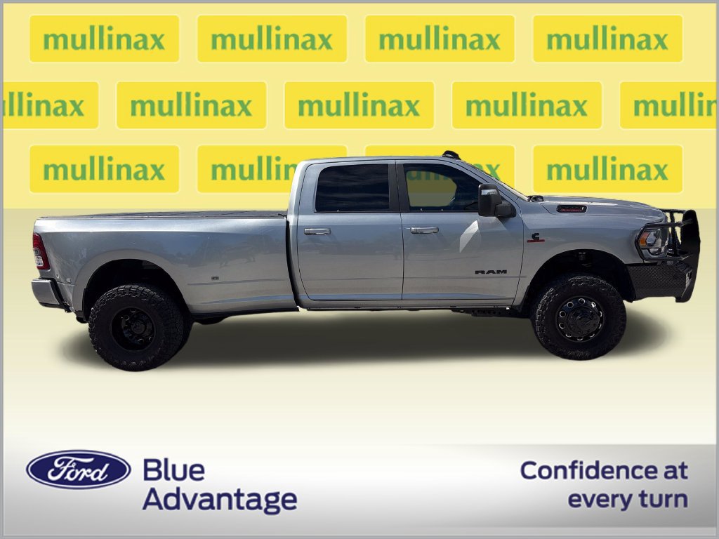 Used 2023 RAM 3500 Big Horn w/ Night Edition AWD/4WD image 2