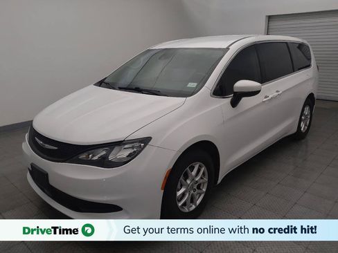 Used 2023 Chrysler Voyager LX FWD image 1