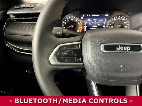 Used 2023 Jeep Compass Trailhawk AWD/4WD image 11