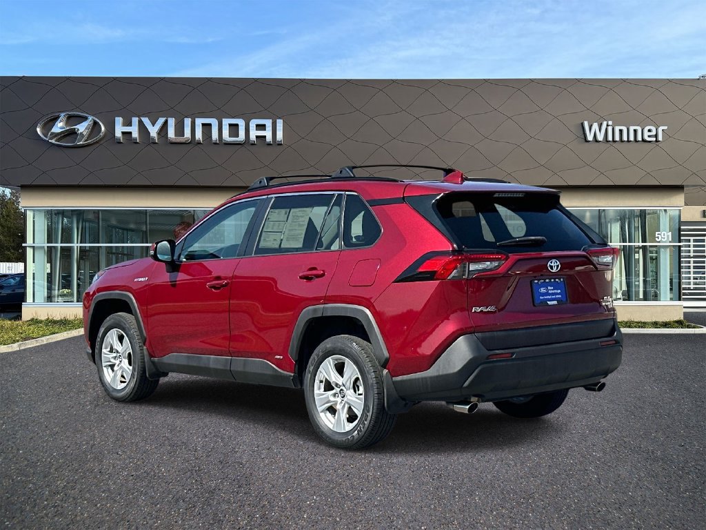 Used 2020 Toyota RAV4 XLE w/ Convenience Package AWD/4WD image 2