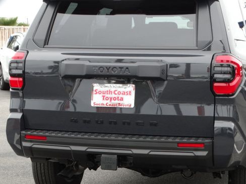 New 2026 Toyota 4Runner SR5 image 7