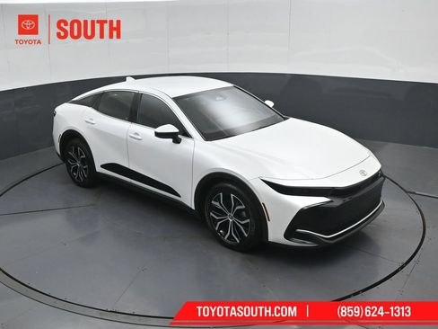 Used 2024 Toyota Crown AWD/4WD image 49