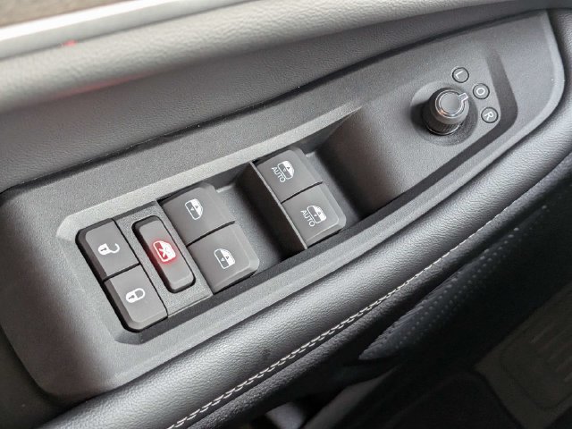 New 2027 Jeep Grand Cherokee Altitude RWD image 25
