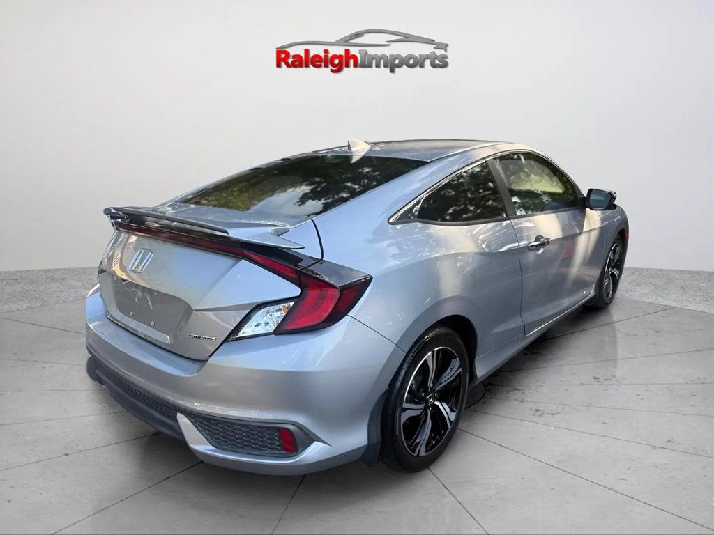 Used 2017 Honda Civic Touring image 4